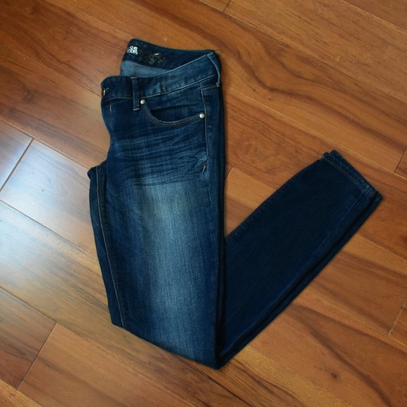 EXPRESS SKINNY DISTRESSED LOW-RIS JEANS 6